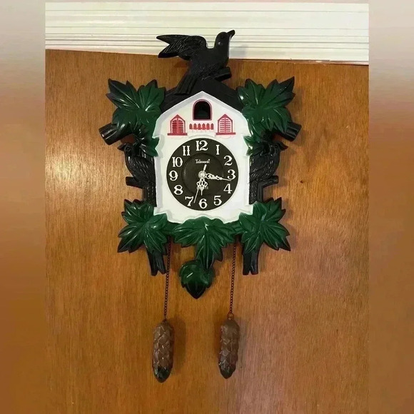 Telesonic Black & Green Cuckoo Clock - Traditional Style, Battery Operated - Picture 3 of 9